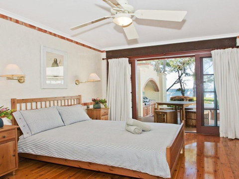 Izba - Mediterranean Style Hideaway - Tourism Caloundra 1