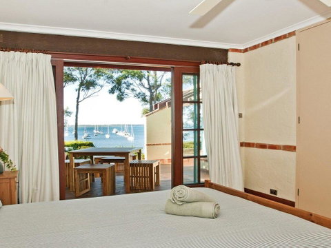 Izba - Mediterranean Style Hideaway - Tourism Caloundra 3