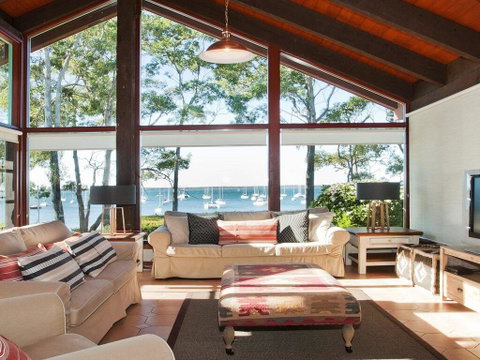 Izba - Mediterranean Style Hideaway - Tourism Caloundra 0