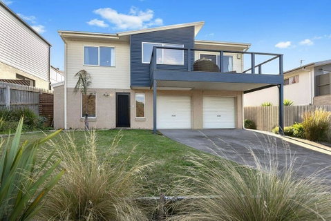 Jan Juc Ocean Views - Pet Friendly - Tourism Caloundra 0