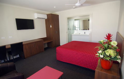 Jane Eliza Motor Inn - Tourism Caloundra 0