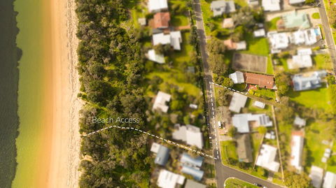Jenny Wrens Nest @ Cowes - Tourism Caloundra 1