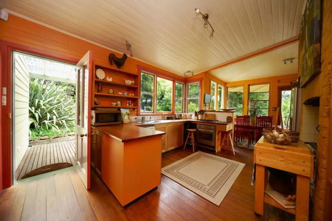JILLS RETREAT LEURA/KATOOMBA - Tourism Caloundra 2