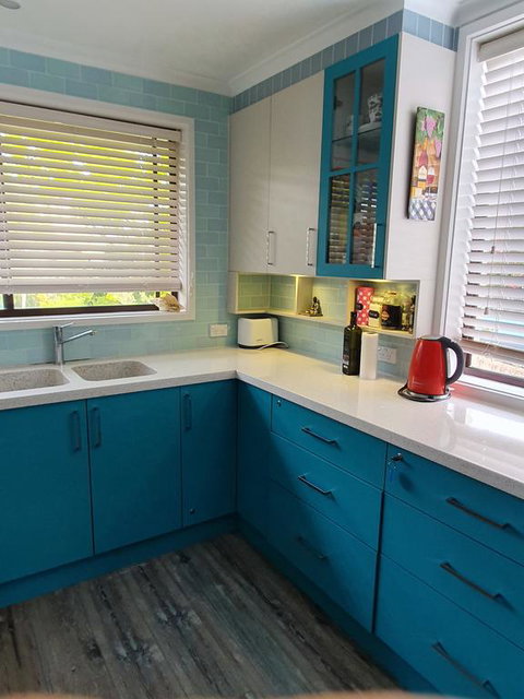 JUST-4-YOU! Amazing Sea Views, WIFI, Fullly Air-conditioned, King Bed - Tourism Caloundra 2