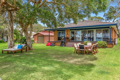 Kalimna Lakeside Living - Tourism Caloundra 1