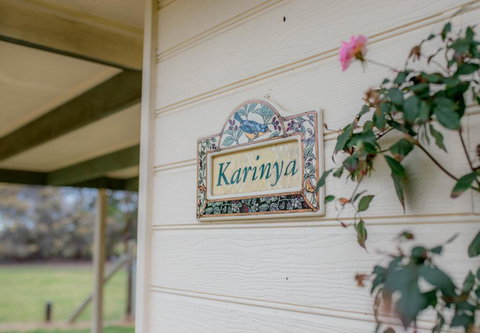 Karinya Cottage - Pet Friendly Country Retreat - Tourism Caloundra 3