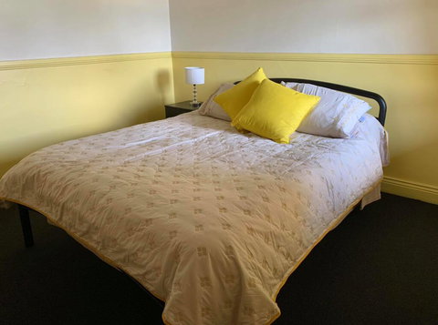 Kellys Top Pub - Tourism Caloundra 2