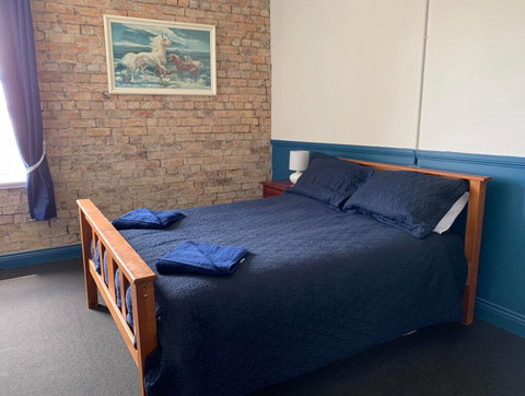 Kellys Top Pub - Tourism Caloundra 0