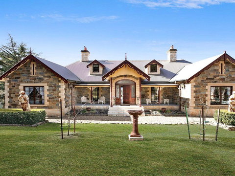 Kilburn - Views As Far As The Eyes Can See - Tourism Caloundra 0