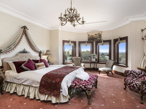 Kilburn - Views As Far As The Eyes Can See - Tourism Caloundra 1