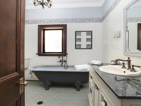 Kilburn - Views As Far As The Eyes Can See - Tourism Caloundra 2