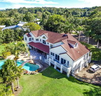 Kingfishers Manor