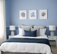 Kinross Cottage - Neat and Stylish Sleeps 9 - Tourism Caloundra