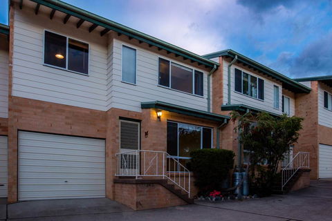 Kirwan Court 2 - Tourism Caloundra 1