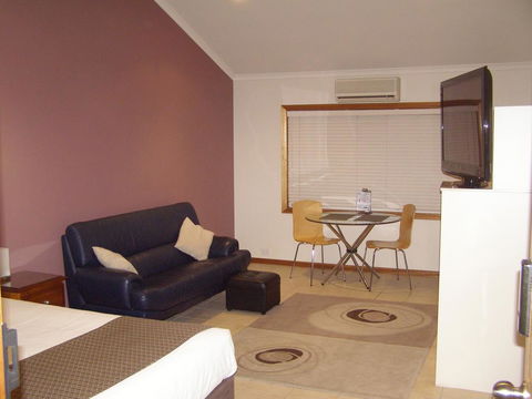 Koala Tree Motel - Tourism Caloundra 2