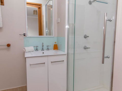 Kookas Nest - Waterfront Home, Tranquil Setting - Tourism Caloundra 1