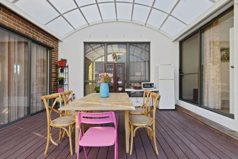 KOZYGURU Belrose Modern Designer 2 Bed + FREE Parking - Tourism Caloundra 0