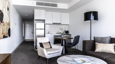 KOZYGURU Chatswood Luxury Studio NCH088 - Tourism Caloundra 2