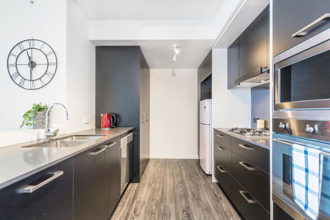 KOZYGURU SOUTH BRISBANE FUNKY 1 BED APT FREE PARKING QSB027-1810 - Tourism Caloundra 2