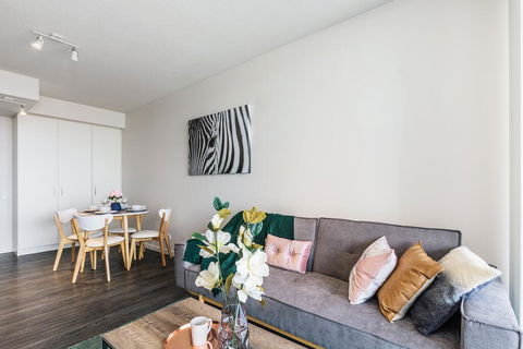 KOZYGURU SOUTH BRISBANE FUNKY 1 BED APT FREE PARKING QSB027-1810 - Tourism Caloundra 1