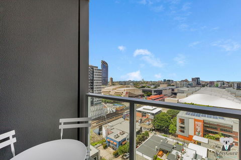 KOZYGURU South Brisbane Kozy Home Feel 1 Bed Free Parking - Tourism Caloundra 1