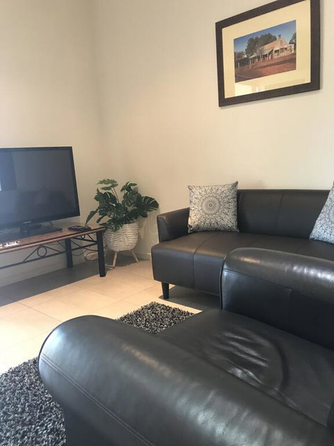 KUARLU@ONSLOW ACCOMMODATION - Tourism Caloundra 2