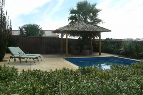 La Mer - Home With A Pool - Tourism Caloundra 3