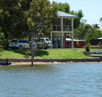 Lake Boga Waterfront Holiday House