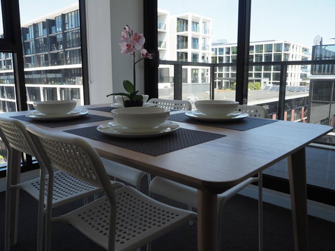 Large 2BR+Comfy+Parking Included - Tourism Caloundra 3