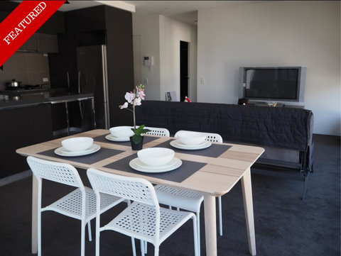 Large 2BR+Comfy+Parking Included - Tourism Caloundra 0