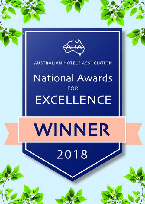 Largs Pier Hotel - Tourism Caloundra 3