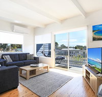 Lazy Days Beach House Jervis Bay - Pet Friendly 4 Mins Walk to Beach - Tourism Caloundra