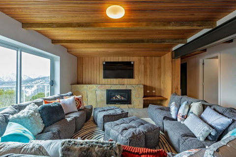 Le Chalets - Tourism Caloundra 1