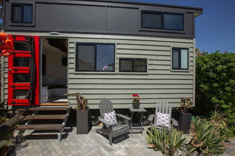 LH@LBH (Little House @ Little Blow Hole) - Tourism Caloundra 2