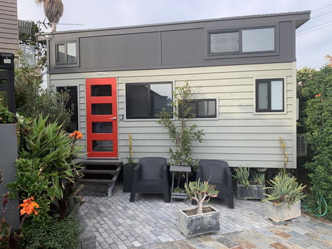 LH@LBH (Little House @ Little Blow Hole) - Tourism Caloundra 0