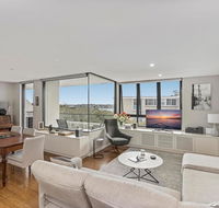 Light filled apartment with sweeping harbour views - Tourism Caloundra