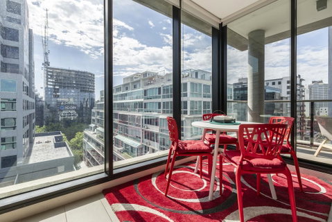 LIGHT, AIRY, SPACIOUS QUEENS ROAD APARTMENT - Tourism Caloundra 1