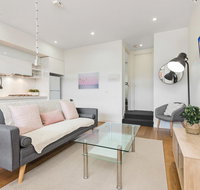 Light-Filled Beachside Apartment in Trendy Area - Tourism Caloundra