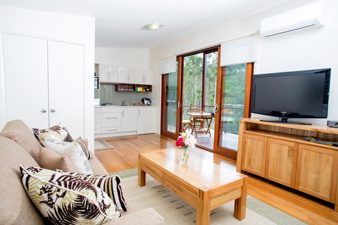Lilypad Luxury Cabins - Tourism Caloundra 0