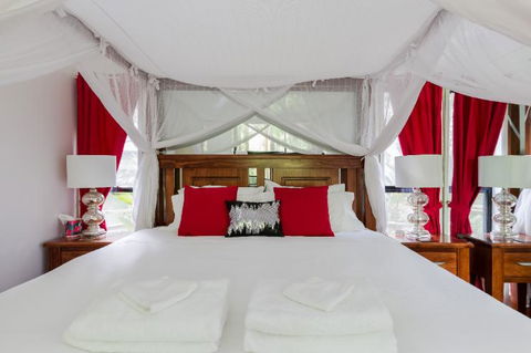 Linger A While Chalet - Tourism Caloundra 1