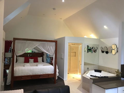 Linger A While Chalet - Tourism Caloundra 2