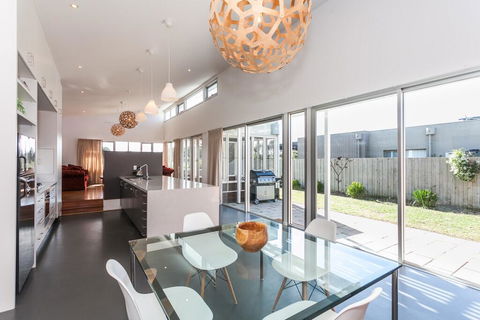 Links Retreat 29 - Tourism Caloundra 0