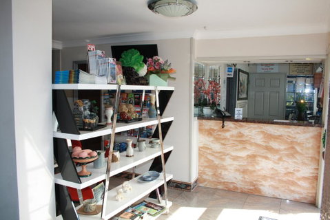 Linwood Lodge Motel - Tourism Caloundra 2