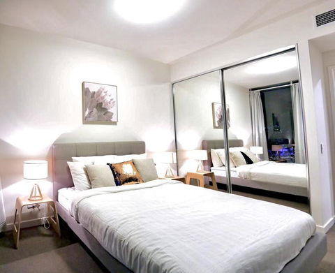 Lucid Apartment South Brisbane - Tourism Caloundra 1