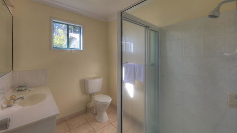 Lucinda Fishing Lodge - Tourism Caloundra 3