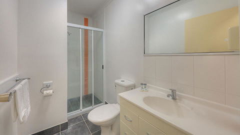 Lucinda Fishing Lodge - Tourism Caloundra 1