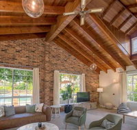 Luxurious Home on 5 Acres Close to CBD - Sleeps 18 - Tourism Caloundra