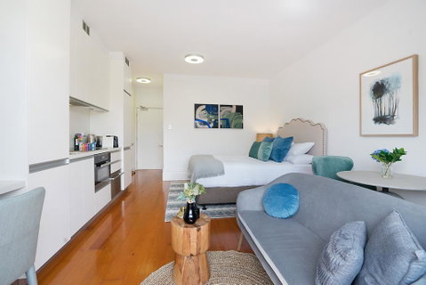 Luxurious Light-filled Studio In Winning Location - Tourism Caloundra 0