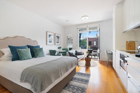 Luxurious Light-filled Studio In Winning Location - Tourism Caloundra 1
