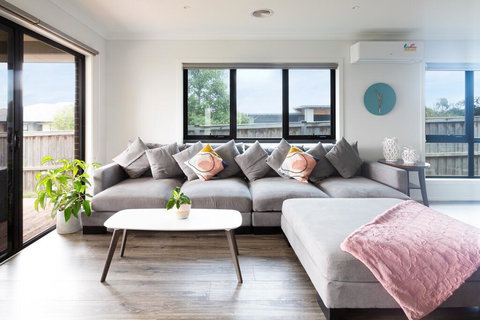 Luxury Escape In Ocean Grove - Tourism Caloundra 3